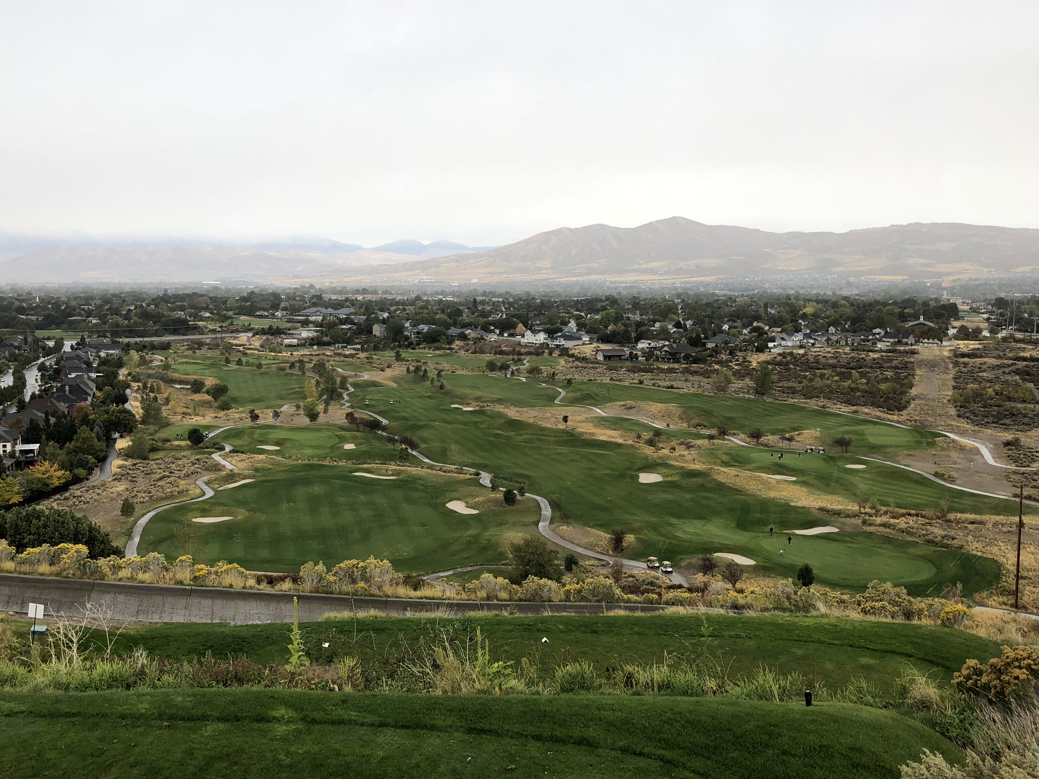 Panoramic photograph of Cedar Hills Golf Club and surrounding homes